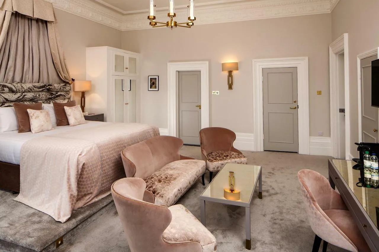 Mercure Brighton Seafront Hotel 4*,
